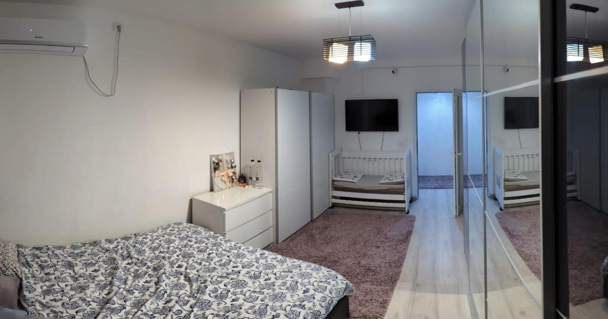 With 4 Rooms, Center Km Zero Bucharest, 4 Rooms, Minimum 4 Nights * Bucureşti